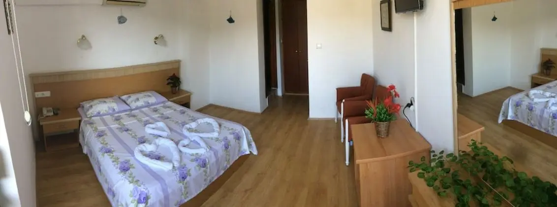 Deluxe Tek Büyük Yataklı Oda, 1 Çift Kişilik Yatak, Balkon, Deniz Manzaralı