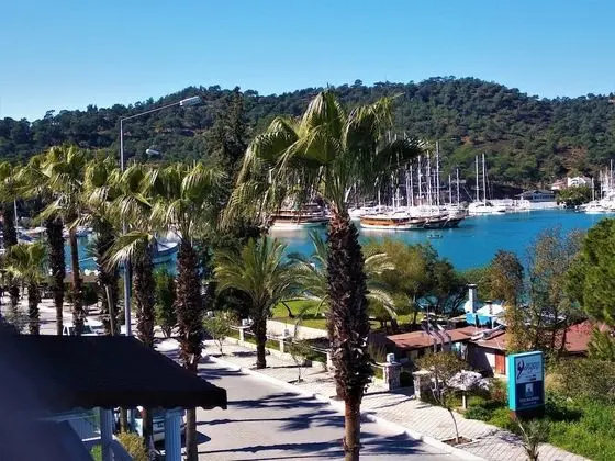 Deluxe Tek Büyük Yataklı Oda, 1 Çift Kişilik Yatak, Balkon, Deniz Manzaralı