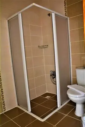 Standard Tek Büyük veya İki Ayrı Yataklı Oda, Balkon, Kısmi Deniz Manzaralı
