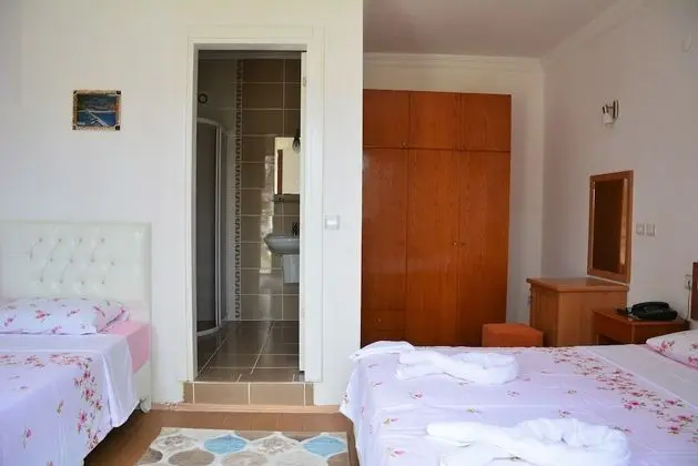 Standard Üç Kişilik Oda, Deniz Manzaralı, Avlu
