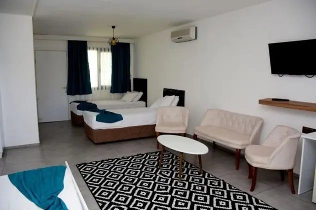 Geniş Deluxe Oda, Havuz Manzaralı, Balkonlu