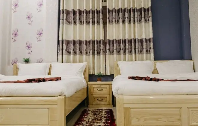 Dört Kişilik Oda, Ortak Banyo, Şehir Manzaralı
