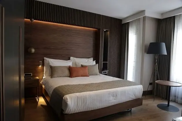 Family Room, Connecting Rooms