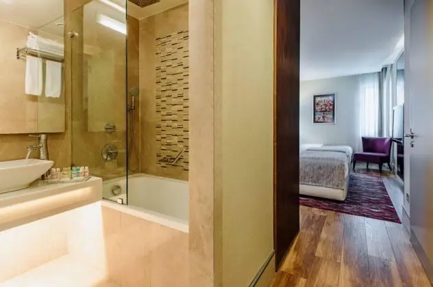 Standart Oda, Şehir Manzaralı