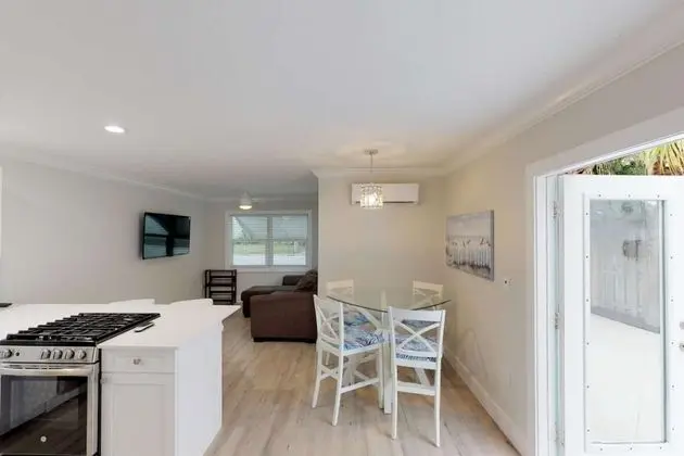 Ev (The Lewis Cottage)