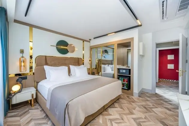 DELUX ROOM