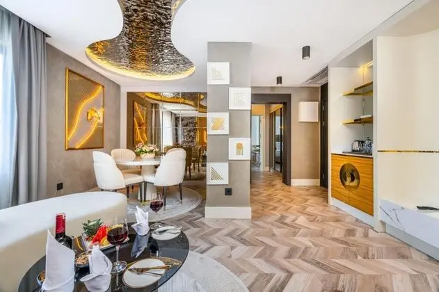 KİNG SUIT ROOM
