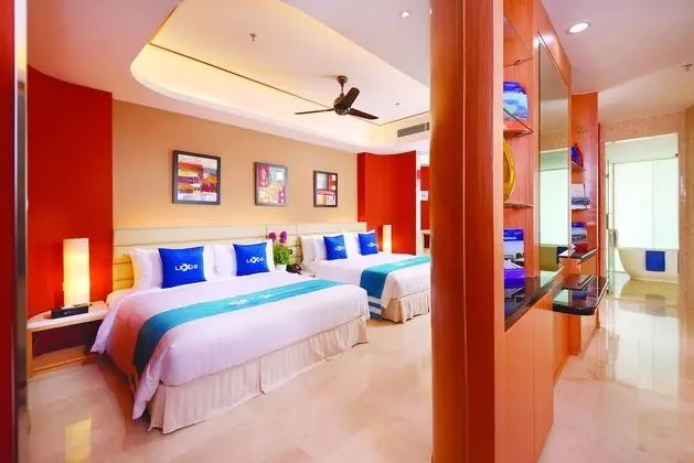 Sky Pool Villa (Tower Block)