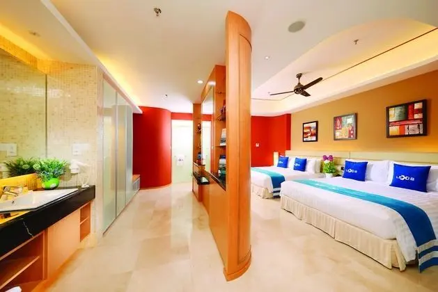 Sky Pool Villa (Tower Block)
