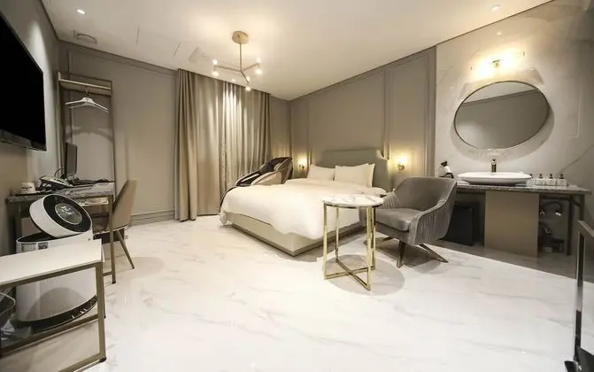 Design Tek Büyük Yataklı Oda