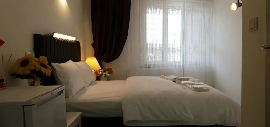 Grand Oda, 1 Büyük (Queen) Boy Yatak, Sigara İçilmez, Şehir Manzaralı