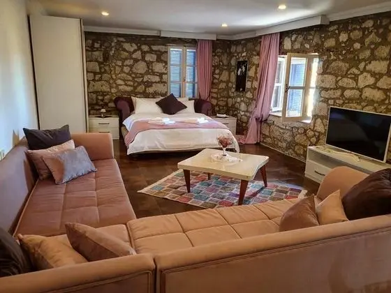 Suite, Kara Manzaralı, Ortak Teraslı