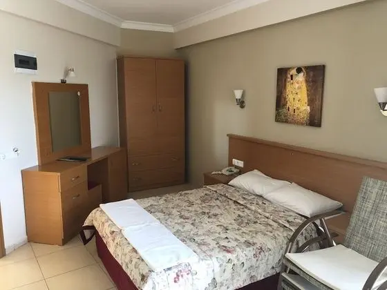 Basic Tek Büyük veya İki Ayrı Yataklı Oda