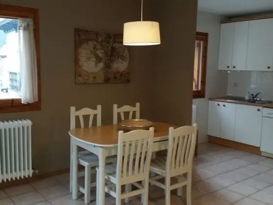 Apart Daire, 2 Yatak Odası (1)