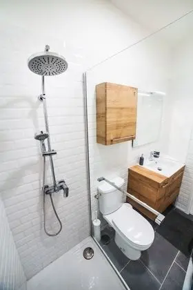 City Tek Büyük Yataklı Oda, Ortak Banyo (LGC habitat chambre 2)