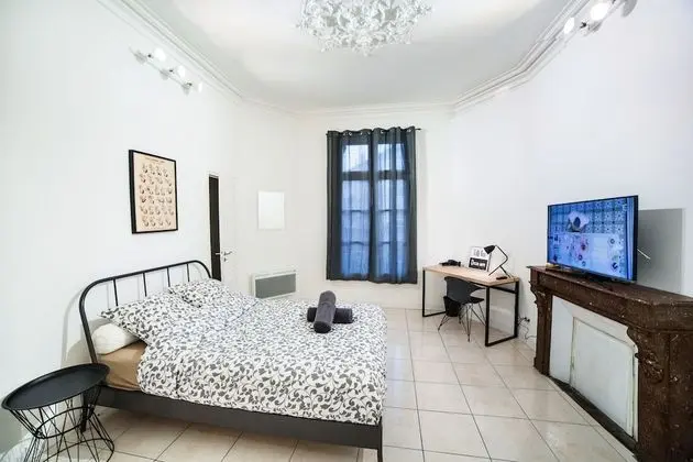 City Tek Büyük Yataklı Oda, Ortak Banyo (LGC habitat chambre 3)
