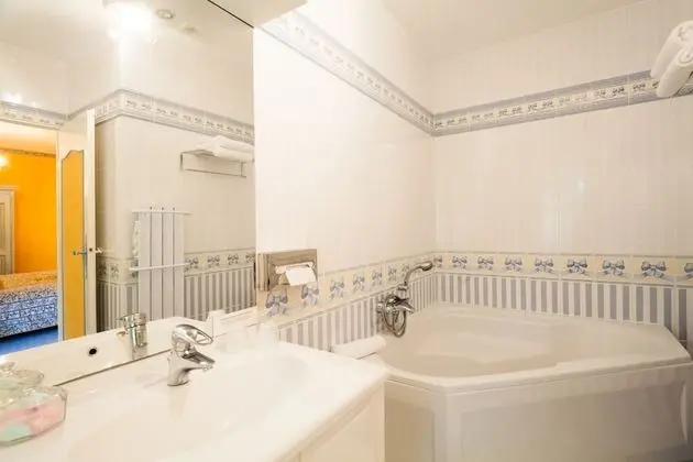 Classic Tek Büyük Yataklı Oda