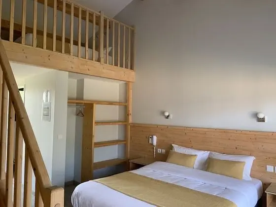 Dört Kişilik Oda, 2 Büyük (Queen) Boy Yatak