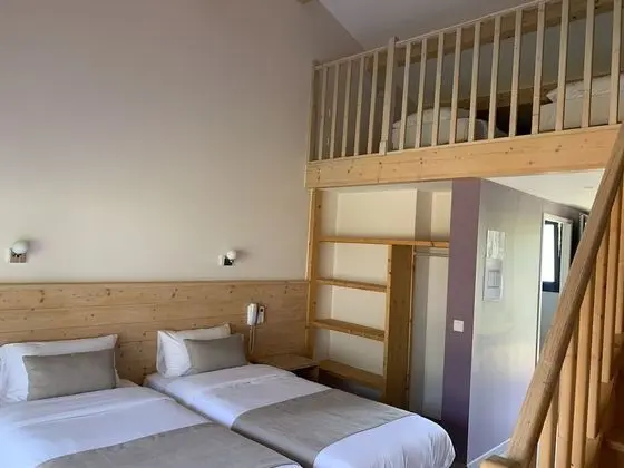 Dört Kişilik Oda, Birden Çok Yatak