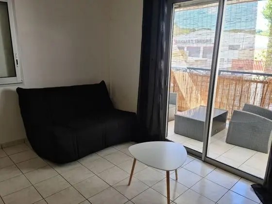 Comfort Apart Daire, Avlu Manzaralı