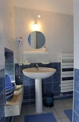 Tek Büyük Yataklı Oda, Sigara İçilmez (Cosmos)