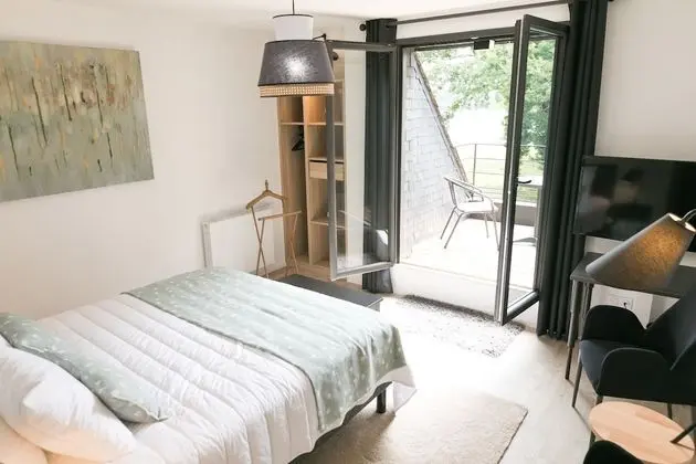 Comfort Tek Büyük Yataklı Oda, 1 Büyük (Queen) Boy Yatak, Teras, Göl Manzaralı (Div)