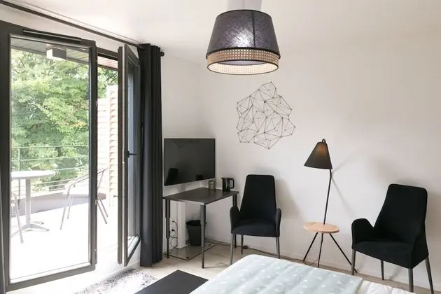 Comfort Tek Büyük Yataklı Oda, 1 Büyük (Queen) Boy Yatak, Teras, Göl Manzaralı (Div)