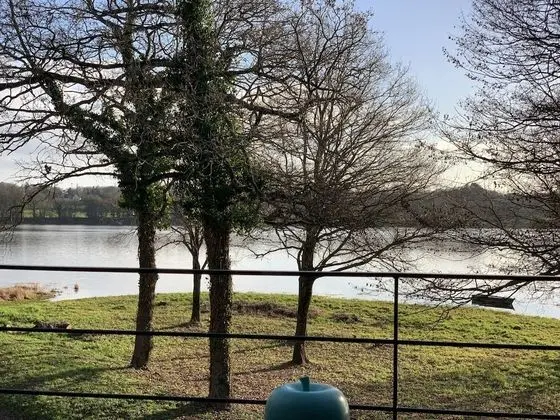 Comfort Tek Büyük Yataklı Oda, 1 Büyük (Queen) Boy Yatak, Teras, Göl Manzaralı (Div)