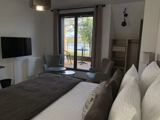 Comfort Tek Büyük Yataklı Oda, 1 Büyük (Queen) Boy Yatak, Teras, Göl Manzaralı (Teir)