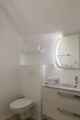 Comfort Tek Büyük Yataklı Oda, 1 Büyük (Queen) Boy Yatak, Teras, Göl Manzaralı (Teir)