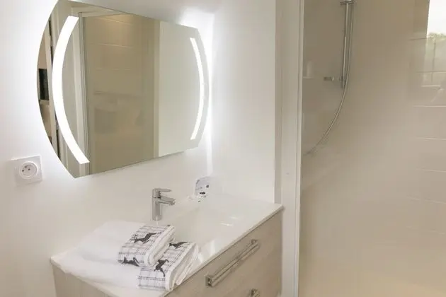 Comfort Tek Büyük Yataklı Oda, 1 Büyük (Queen) Boy Yatak, Teras, Göl Manzaralı (Teir)