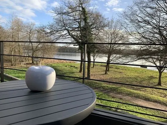 Comfort Tek Büyük Yataklı Oda, 1 Büyük (Queen) Boy Yatak, Teras, Göl Manzaralı (Teir)