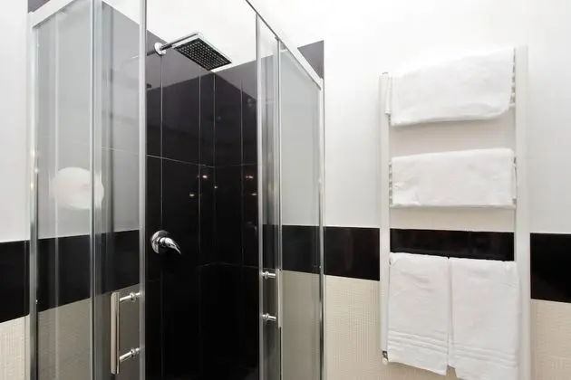Deluxe Tek Büyük Yataklı Oda (Guesthouse)