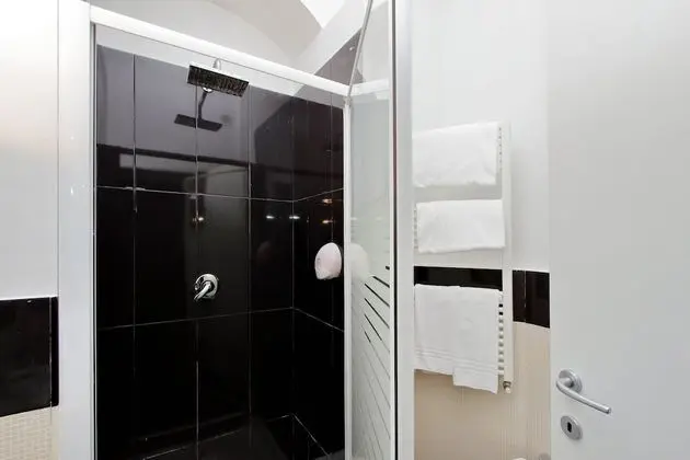 Deluxe Tek Büyük Yataklı Oda (Guesthouse)