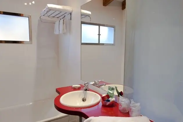 Standard Tek Büyük veya İki Ayrı Yataklı Oda, Şehir Manzaralı