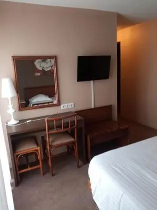 Üç Kişilik Oda
