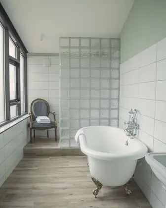 Superior Tek Büyük Yataklı Oda, Banyolu/Duşlu, Avlu Manzaralı