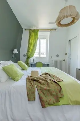 Deluxe Tek Büyük Yataklı Oda (Van Gogh)