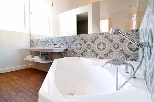 Tek Büyük veya İki Ayrı Yataklı Oda