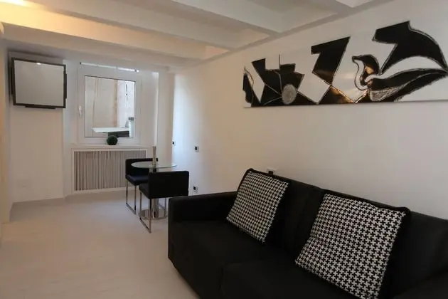 Classic Apart Daire (via Angelo Brunetti 24)