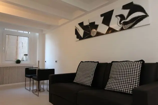 Classic Apart Daire (via Angelo Brunetti 24)