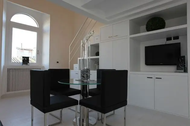 Luxury Apart Daire (via Angelo Brunetti 24)