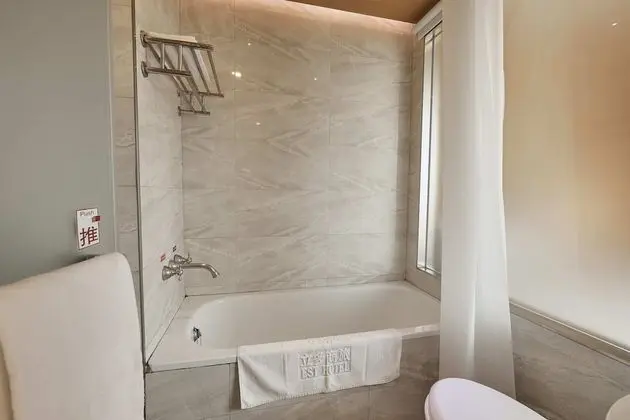 Business Tek Büyük Yataklı Oda