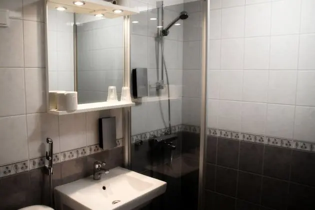 Standard Üç Kişilik Oda, 3 Tek Kişilik Yatak