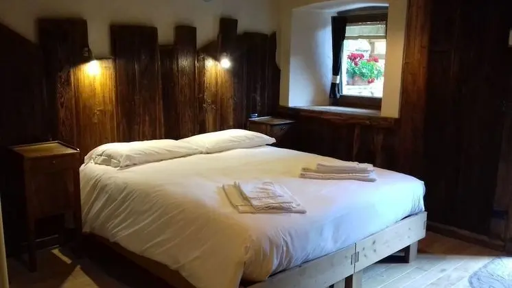 Tek Büyük veya İki Ayrı Yataklı Oda, Dağ Manzaralı