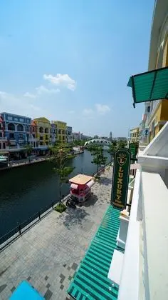 Senior Üç Kişilik Oda, Balkon