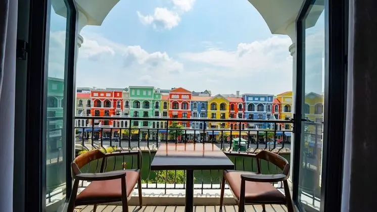 Senior Üç Kişilik Oda, Balkon