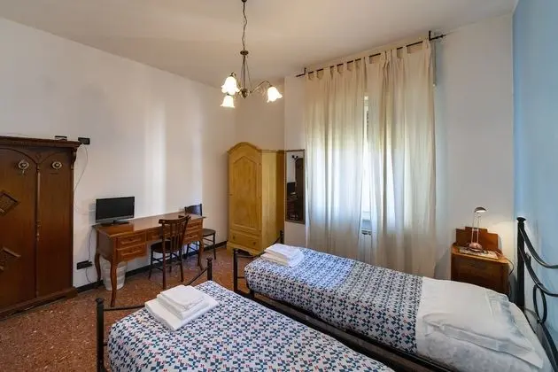 Basic Tek Büyük Yataklı Oda