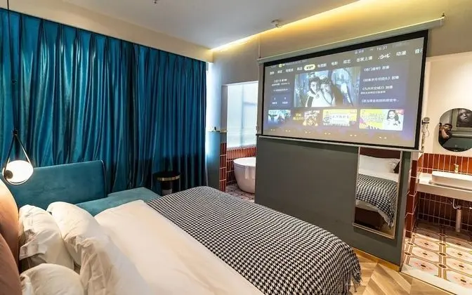 Deluxe Tek Büyük Yataklı Oda