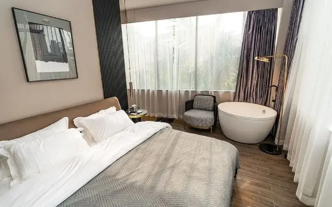 Luxury Tek Büyük Yataklı Oda
